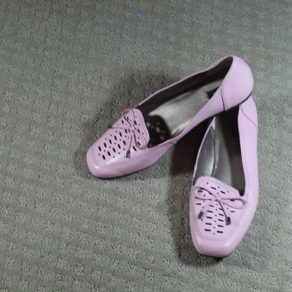 Array Size 8 Pink Square Toe Flats - Picture 1 of 7